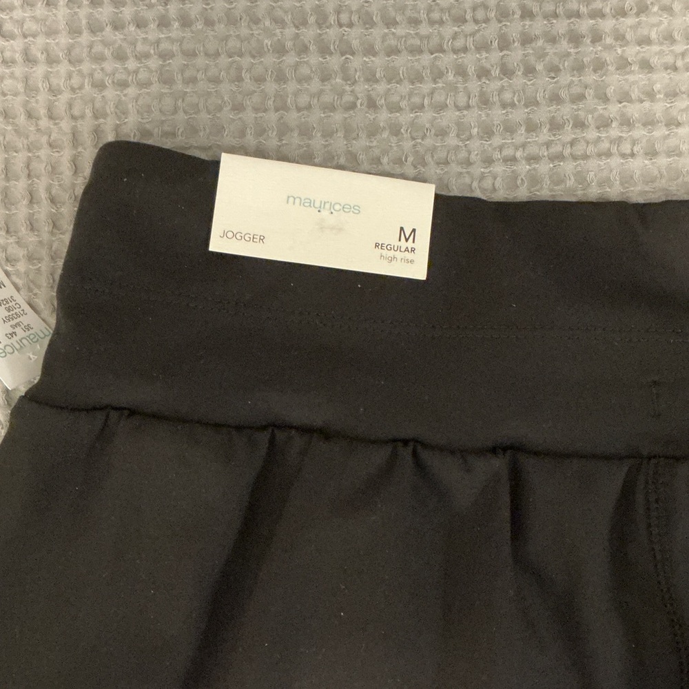 Maurices NWT Black High Rise Jogger size Medium - Picture 7 of 13